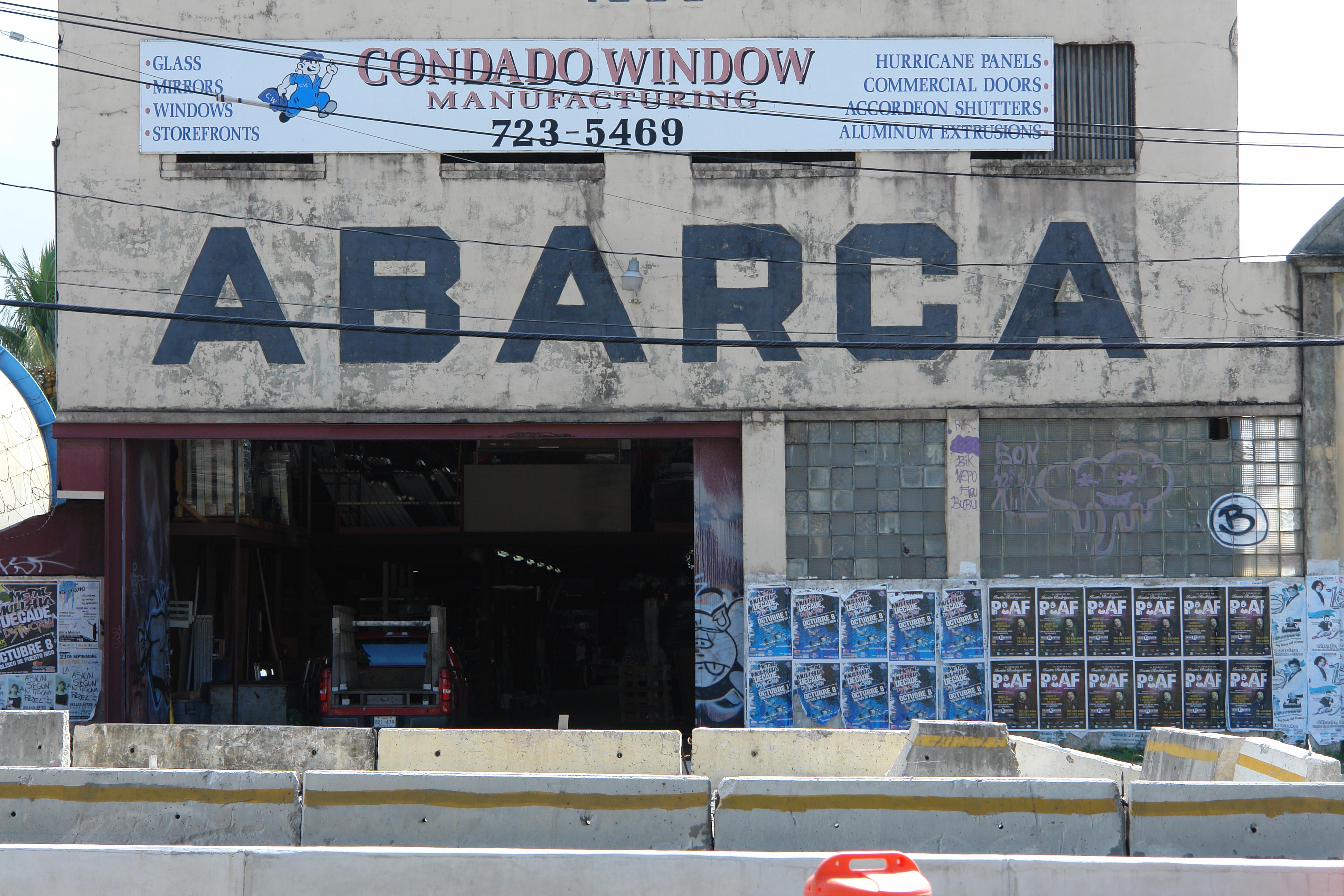 Antiguo edificio Sucesores de Abarca - San Juan (Miramar) - 2011 00003